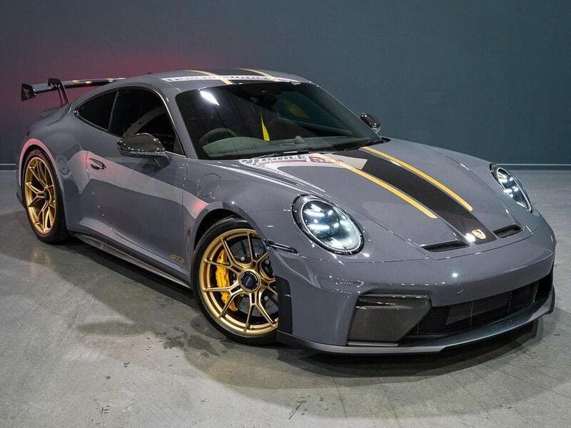 2025 Porsche 911 - Thumbnail 6