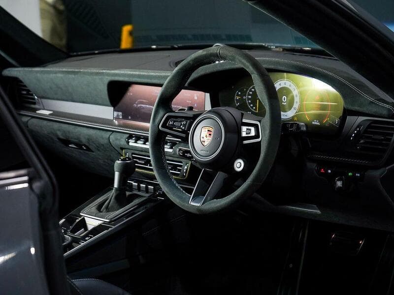 2025 Porsche 911 - Thumbnail 16