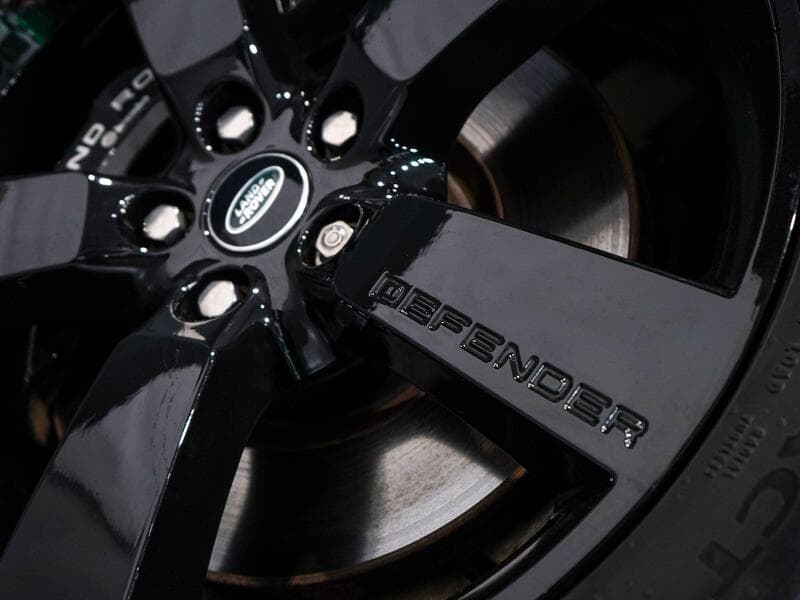 2023 Land Rover Defender 90 - Thumbnail 42