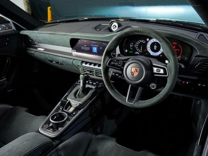 2025 Porsche 911 - Thumbnail 15