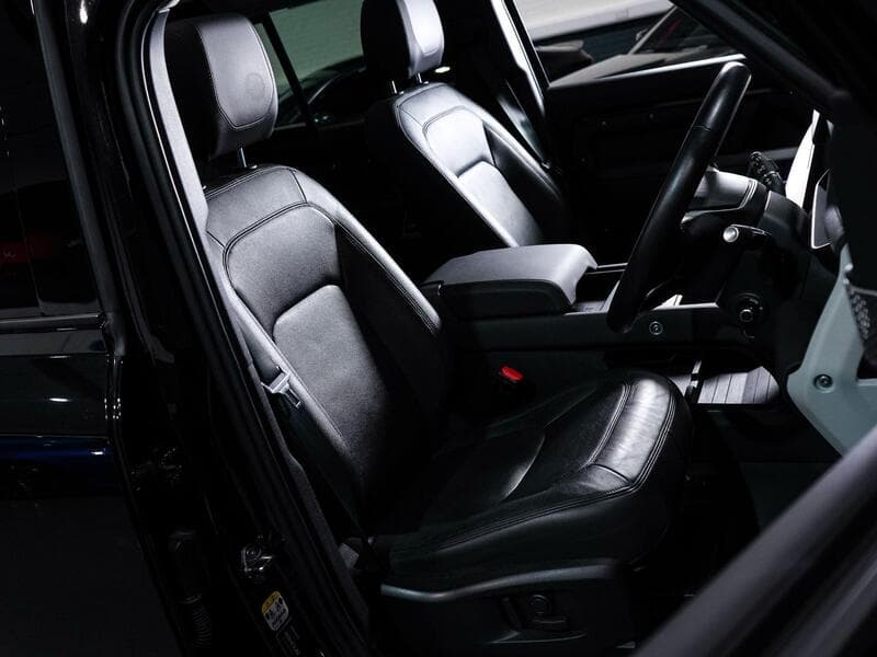2024 Land Rover Defender 110 - Thumbnail 15