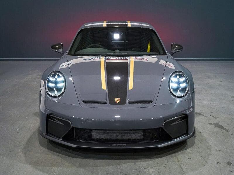 2025 Porsche 911 - Thumbnail 3