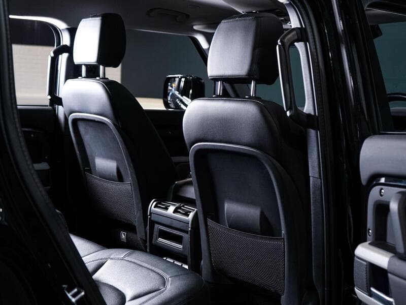 2024 Land Rover Defender 110 - Thumbnail 43