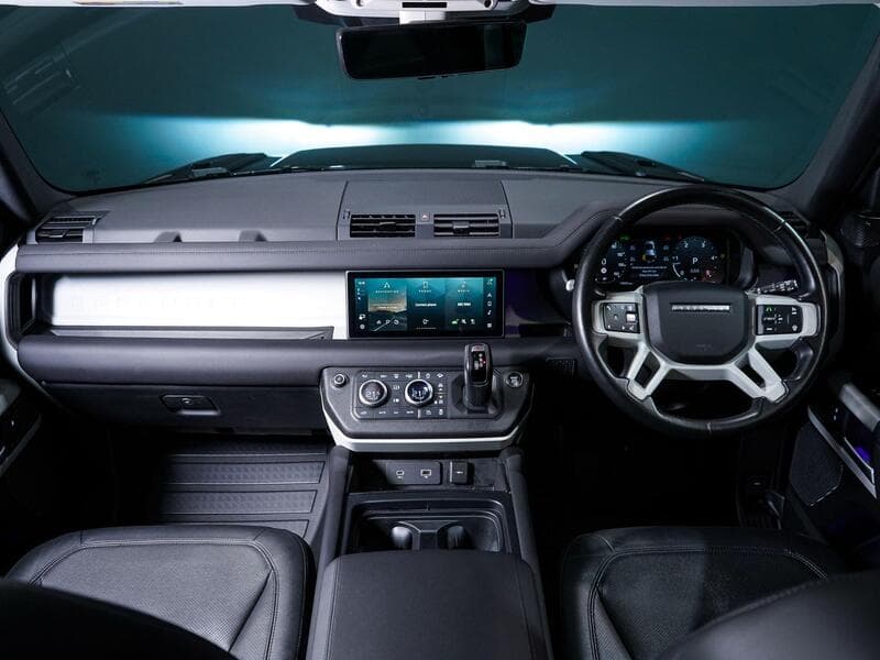 2024 Land Rover Defender 110 - Thumbnail 13