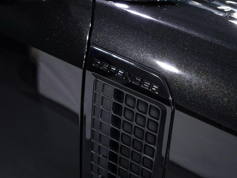 2024 Land Rover Defender 110 - Thumbnail 44