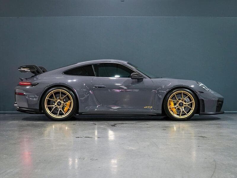 2025 Porsche 911 - Thumbnail 11