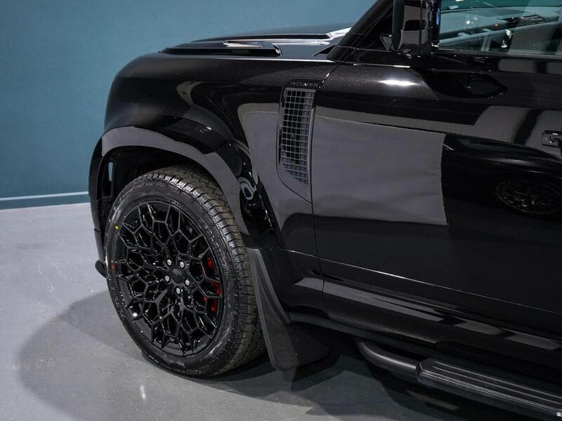 2024 Land Rover Defender 110 - Thumbnail 55