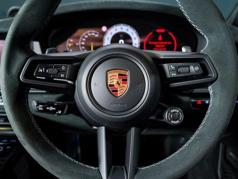2025 Porsche 911 - Thumbnail 40