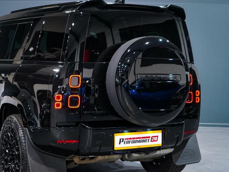 2024 Land Rover Defender 110 - Thumbnail 42