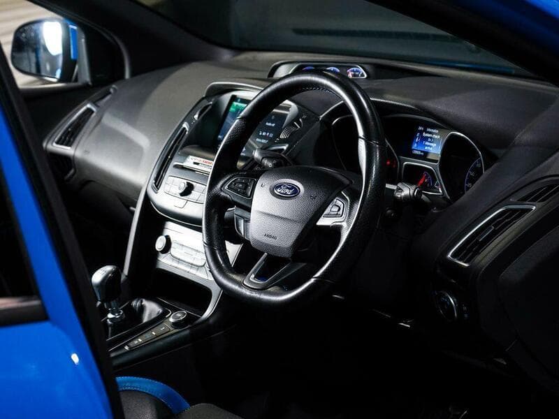 2016 Ford Focus - Thumbnail 14