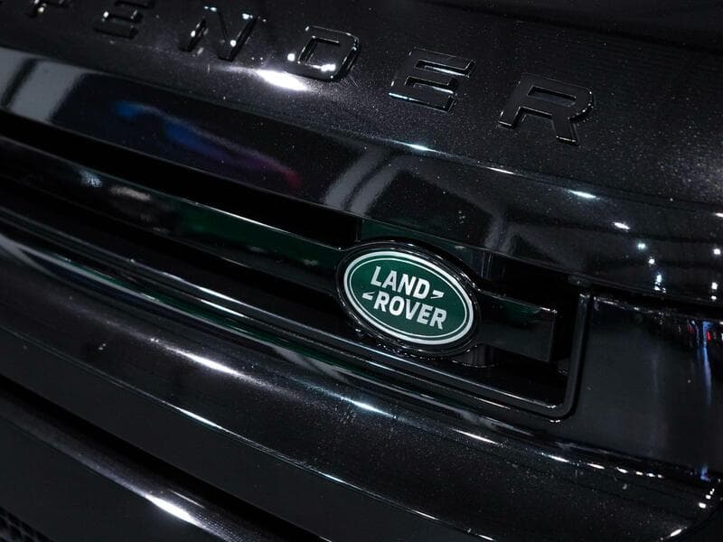 2024 Land Rover Defender 110 - Thumbnail 39